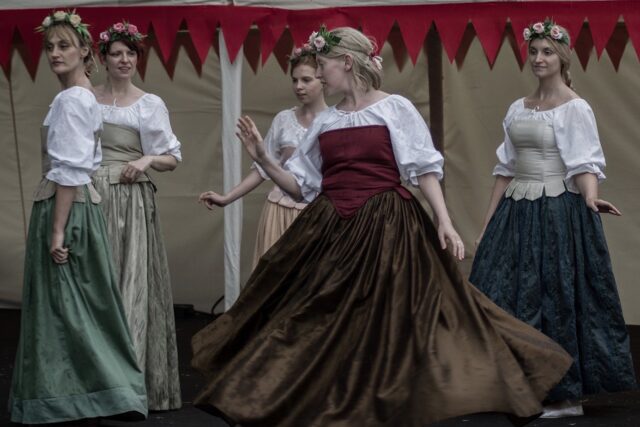 Tancerki z zespołu baletowego „Cracovia Danza” podczas występu.