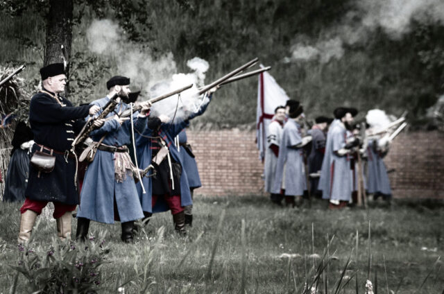 Bitwa - Twierdza Zamość Szlachta strzela z muszkietów
